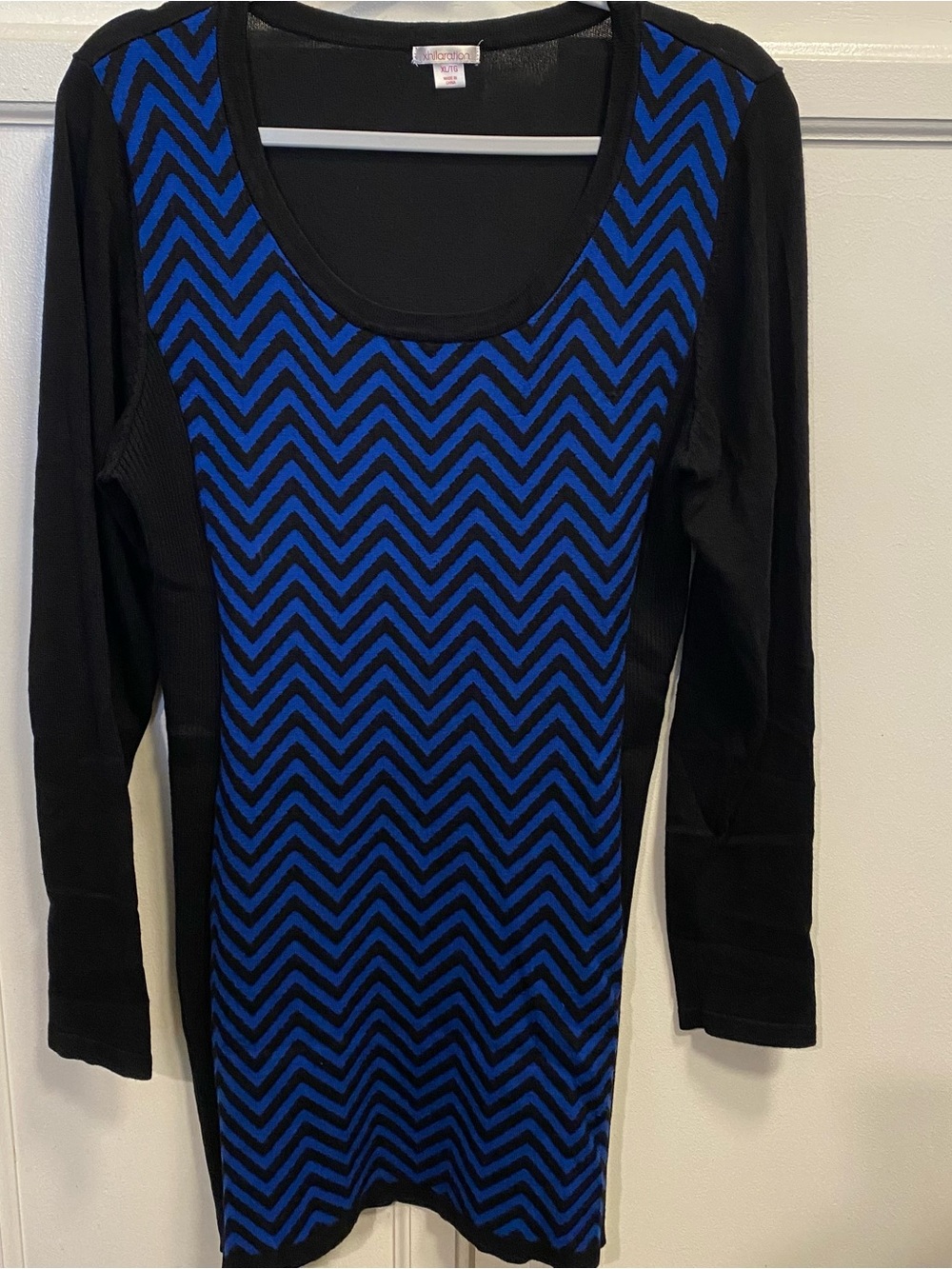 Xhilaration Black Top with Pink Logo Tag